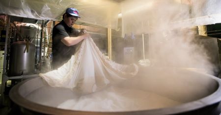 Sake In Otaru © Tanaka　Sake　Brewing